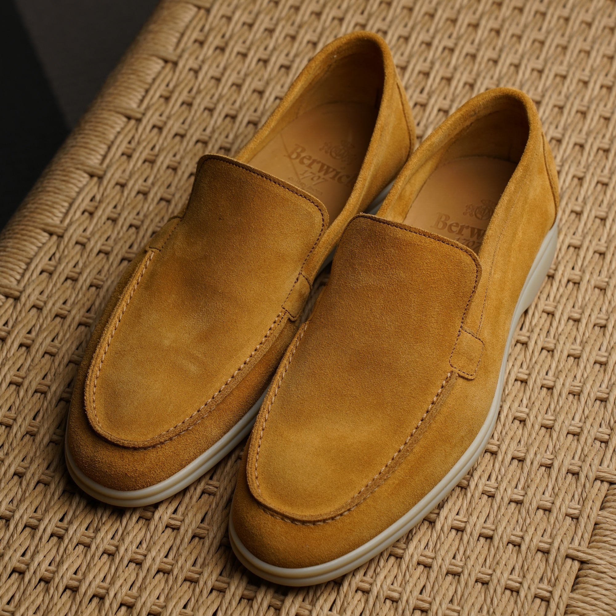 Vita Di Palma™ | Amber Suede