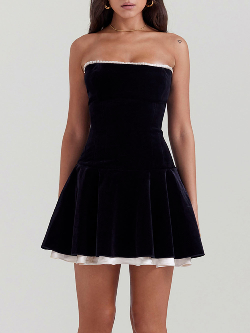 Vita Di Palma™ | Black Velvet Strapless Dress