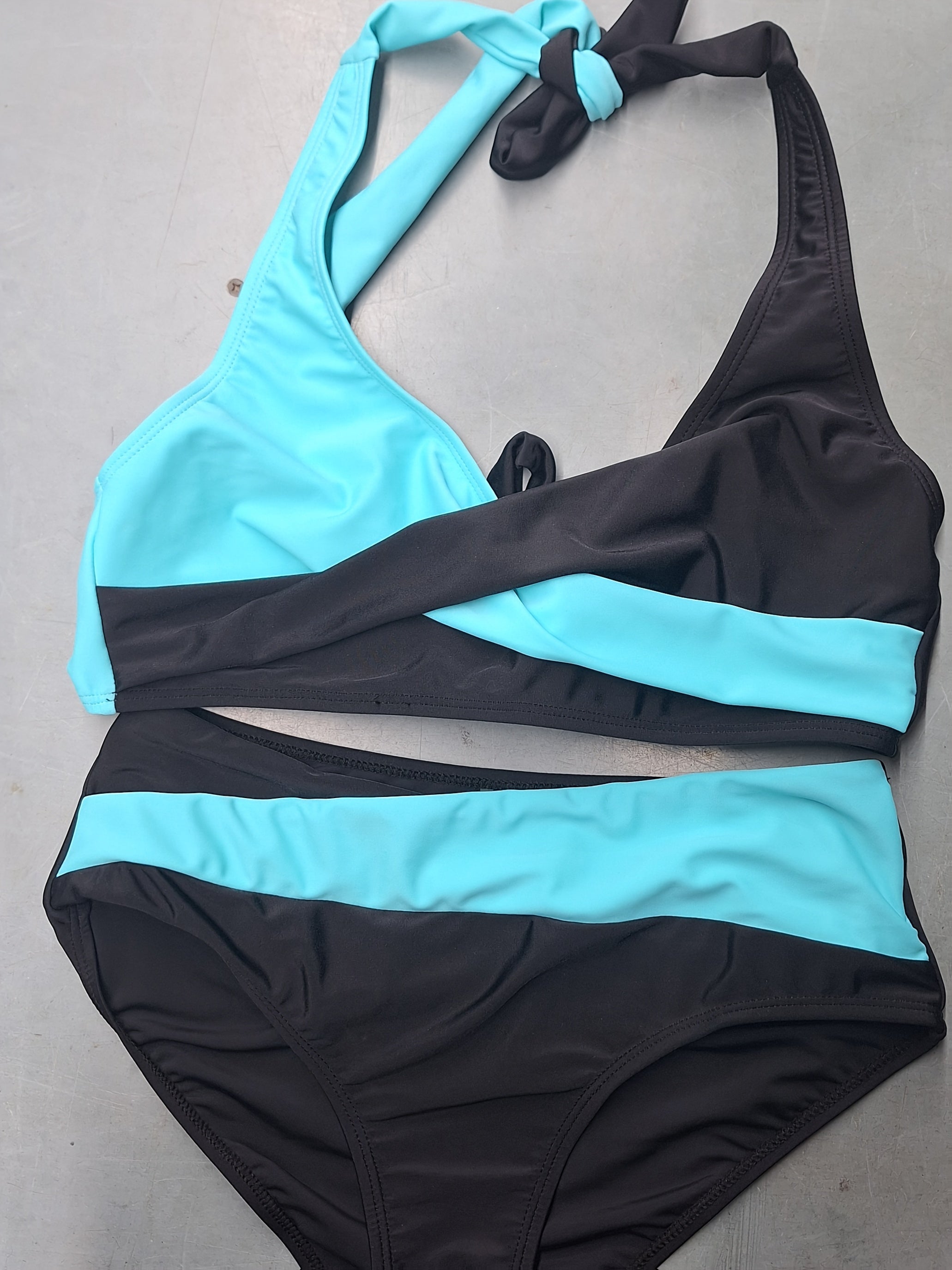 Vita Di Palma™ | Solid Elegance Halter Bikini