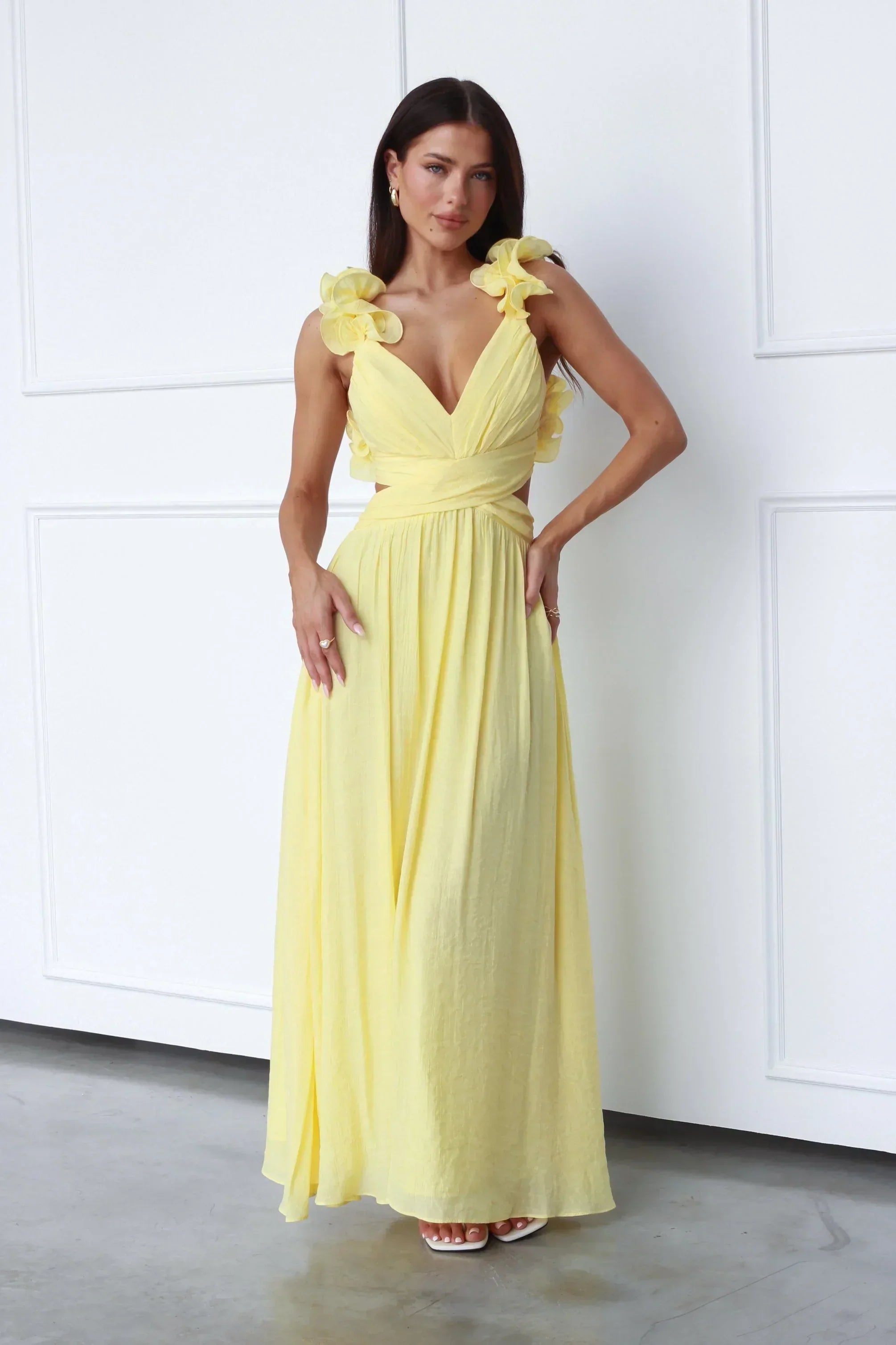 Vanessa: Elegant Backless Dress